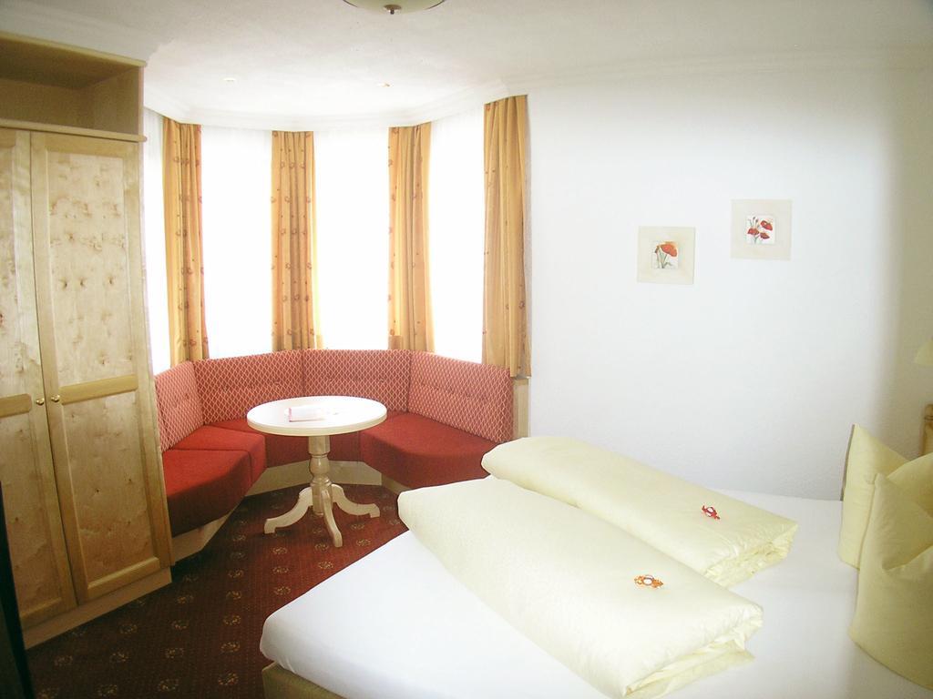 Hotel-Garni Weidacherhof Leutasch Pokoj fotografie